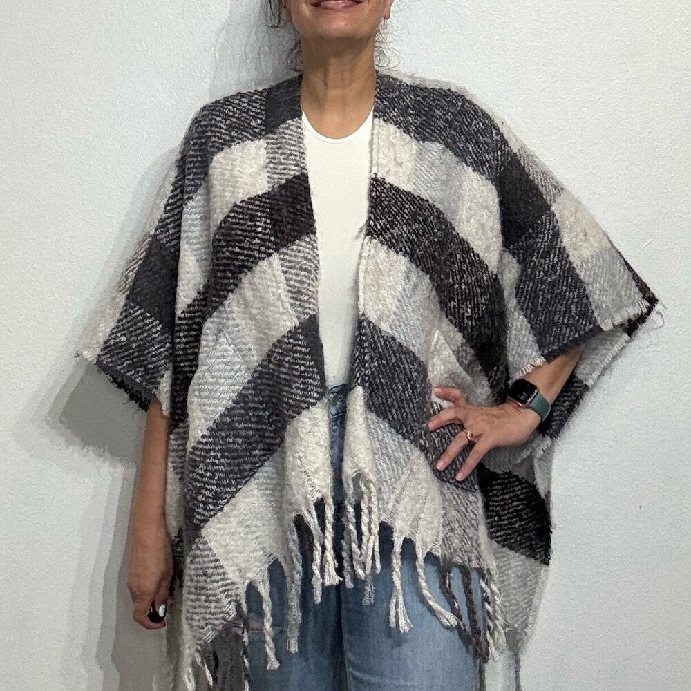 Jenni White Black Block Plaid Pocket Topper Sz OS NWT